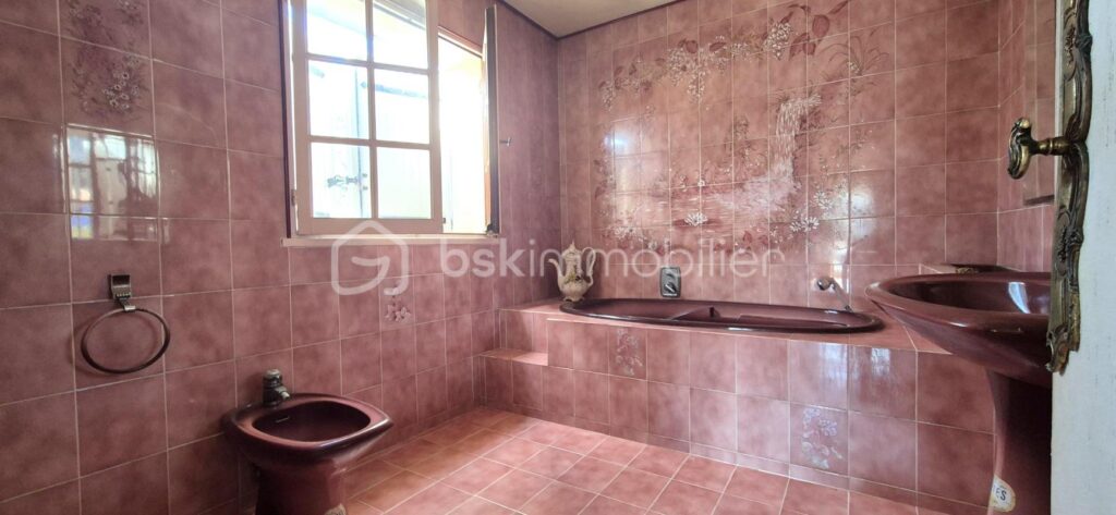 APPARTEMENT 3 pièces 183M² avec terrasse — Possibilité de redistribution ! – 3 pièces – 2 chambres – 160 m²