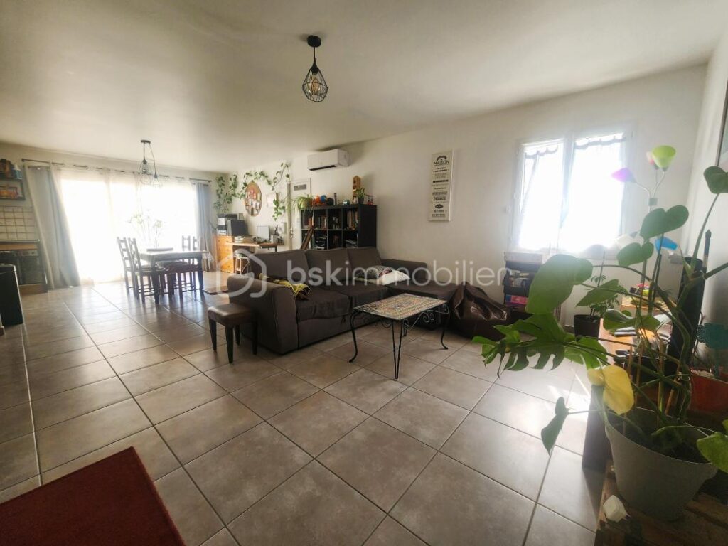 Maison provençale récente – 4 pièces – 3 chambres – 91 m²