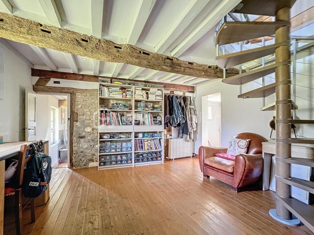 Maison de campagne avec grande dépendance et piscine – 6 pièces – 3 chambres – 129 m²