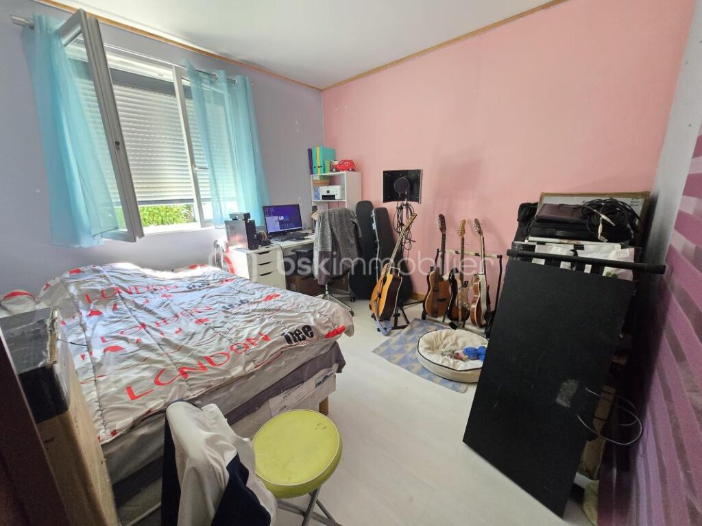 Magnifique Pavillon sur rez-de-jardin de 77 m² à La Machine – 4 pièces – 3 chambres – 77 m²