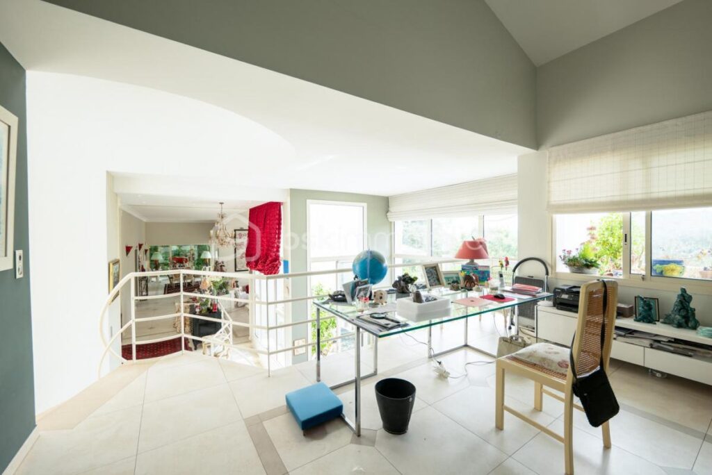 Valbonne – Villa d’exception au cœur de la nature, à pied du village – 12 pièces – 8 chambres – 518 m²