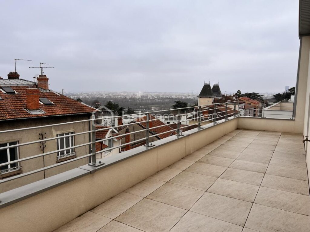 82 m2 DE TERRASSES AU DERNIER ÉTAGE ! – 5 pièces – 4 chambres – 112 m²