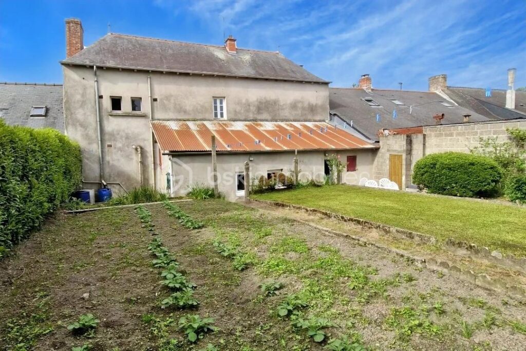 Maison ancienne 4 chambres – Moulins centre – 105 m² – Terrain 290 m² – 5 pièces – 4 chambres – 105 m²