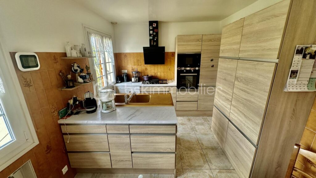 Maison familiale – 7 pièces – 4 chambres – 183 m²