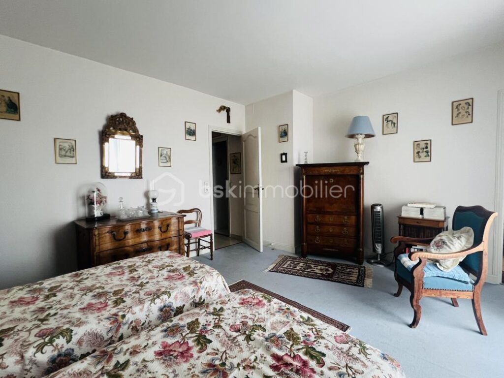 Appartement 114 m² – 3 Chambres dont Suite Parentale – Balcon – Garage – Centre-Ville Châteauroux – 4 pièces – 3 chambres – 114 m²