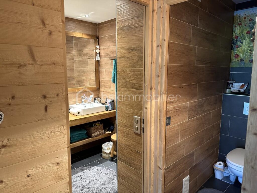 Vue exceptionnelle sur le Pleney – Appartement vendu meublé et équipé ! – 2 pièces – 2 chambres – 49 m²