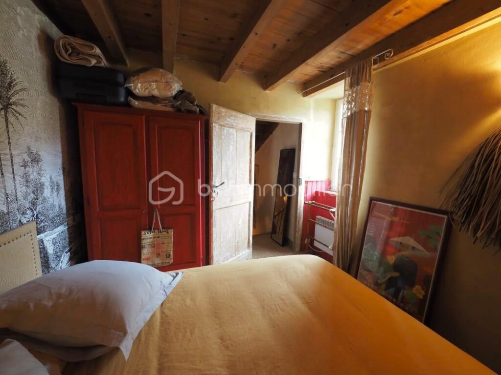 jolie maison de village de 105 m² avec grand jardin de 800 m² sans vis à vis et vue montagne – 4 pièces – 3 chambres – 105 m²