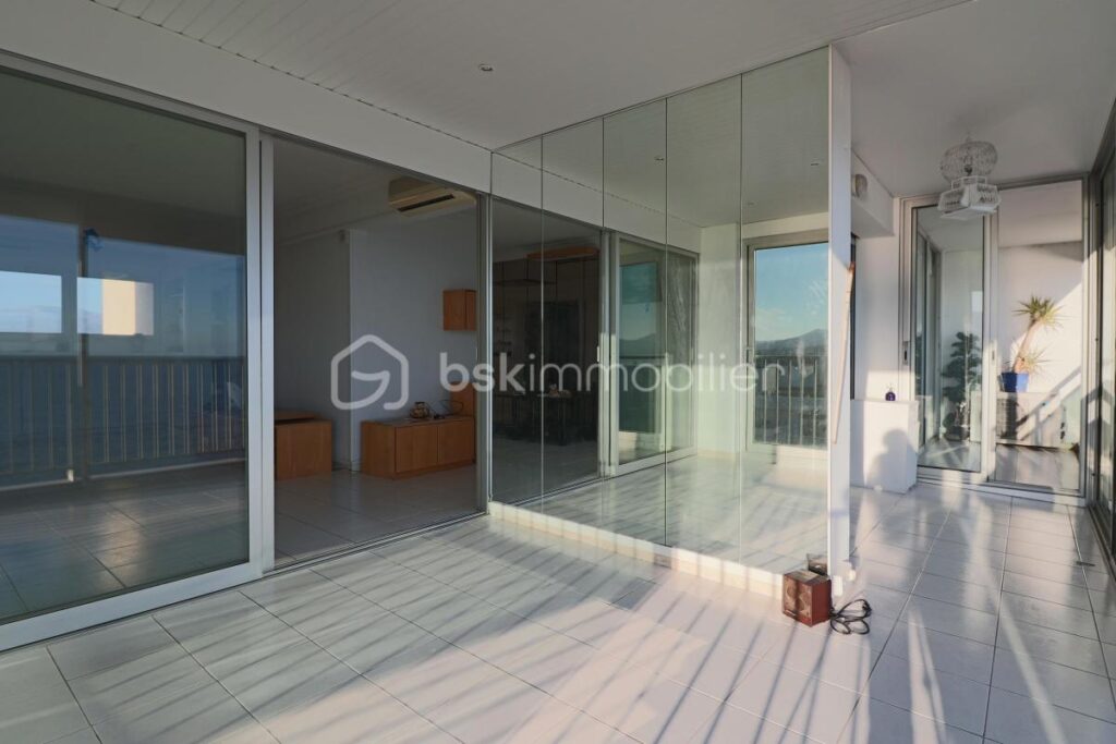 À VENDRE(06) CANNES- Appartement vue mer exceptionnelle, 3 pièces 80 m2 Habitables ! – 3 pièces – NR chambres – 68 m²