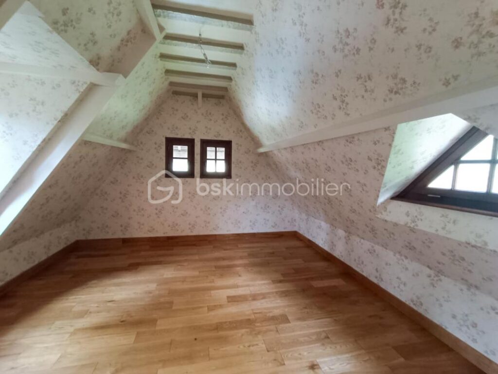 Maison 4 chambres – 6 pièces – 4 chambres – 132 m²