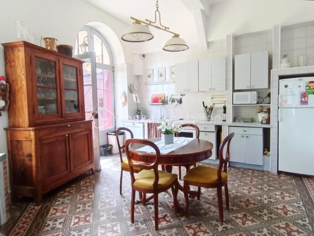 Un Voyage Hors du Temps à Auch – 7 pièces – 4 chambres – 210 m²