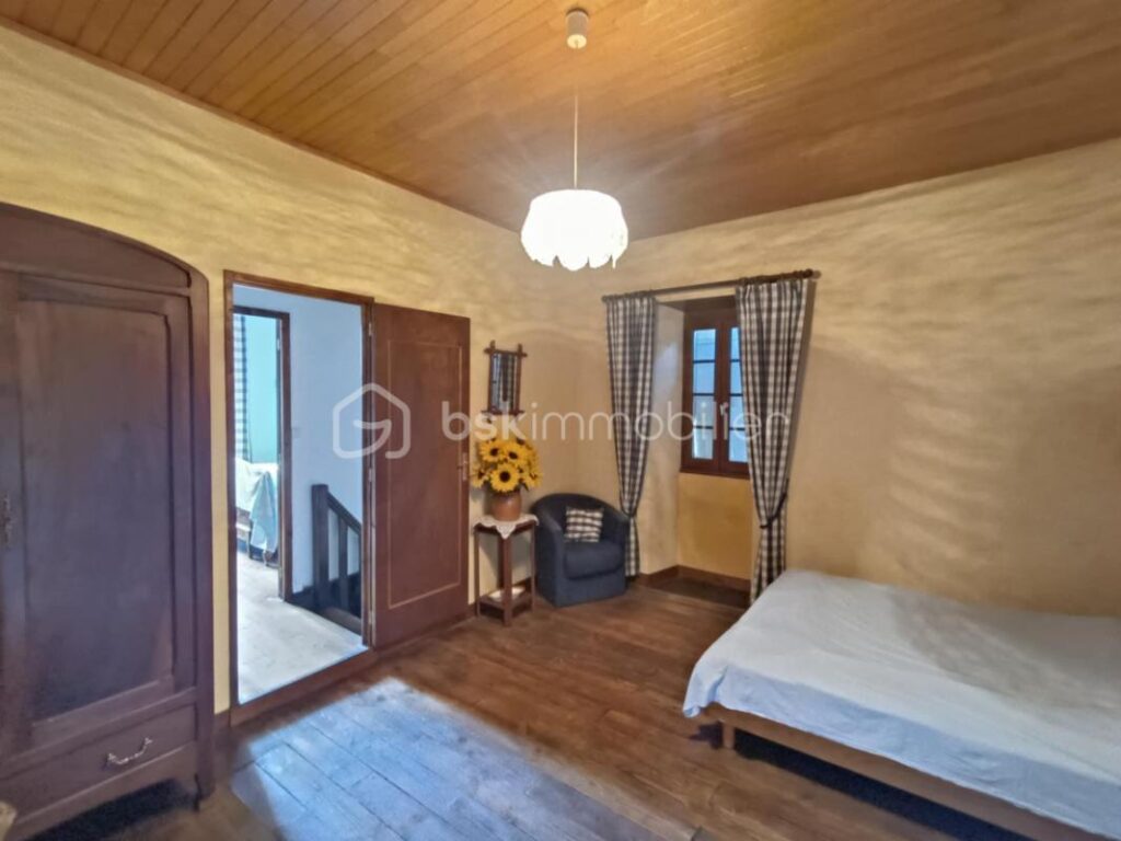 Ancienne et Magnifique Bâtisse en Pierres de 114 m2, située à Cladech 24170 – 4 pièces – 3 chambres – 114 m²