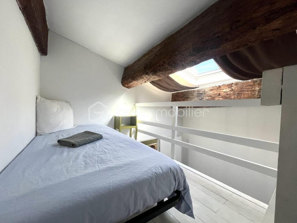 Sur les quais de Sète Duplex 4 pièces au dernier étage avec vue canal & charme authentique ! – 4 pièces – 3 chambres – 90 m²