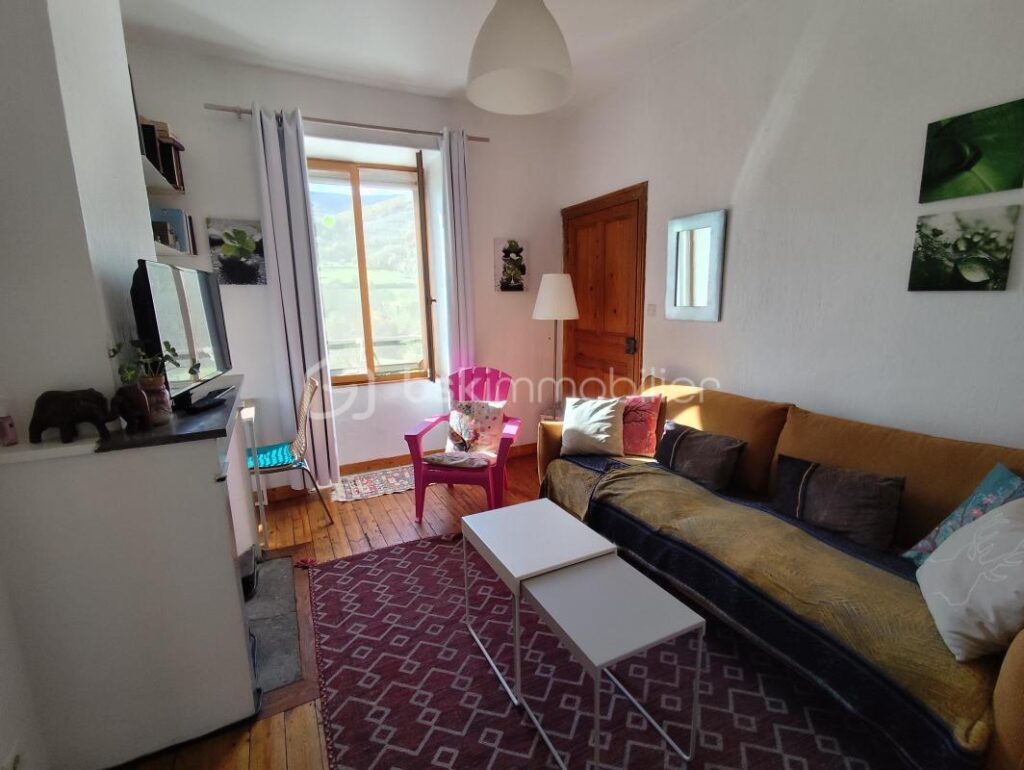 MAISON EN PIERRES ARDECHE MERIDIONNALE – 8 pièces – 3 chambres – 120 m²