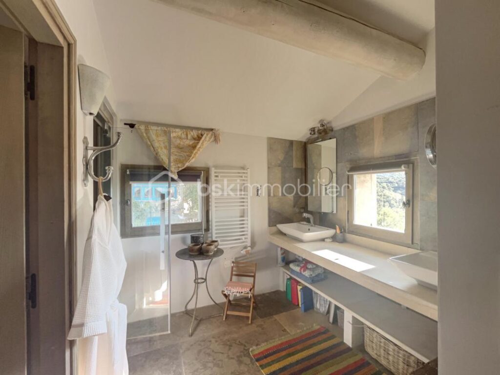 Exceptionnelle Propriété de Prestige avec Maison d’Amis, Piscine et Vues à 360° – 12 pièces – 9 chambres – 341 m²