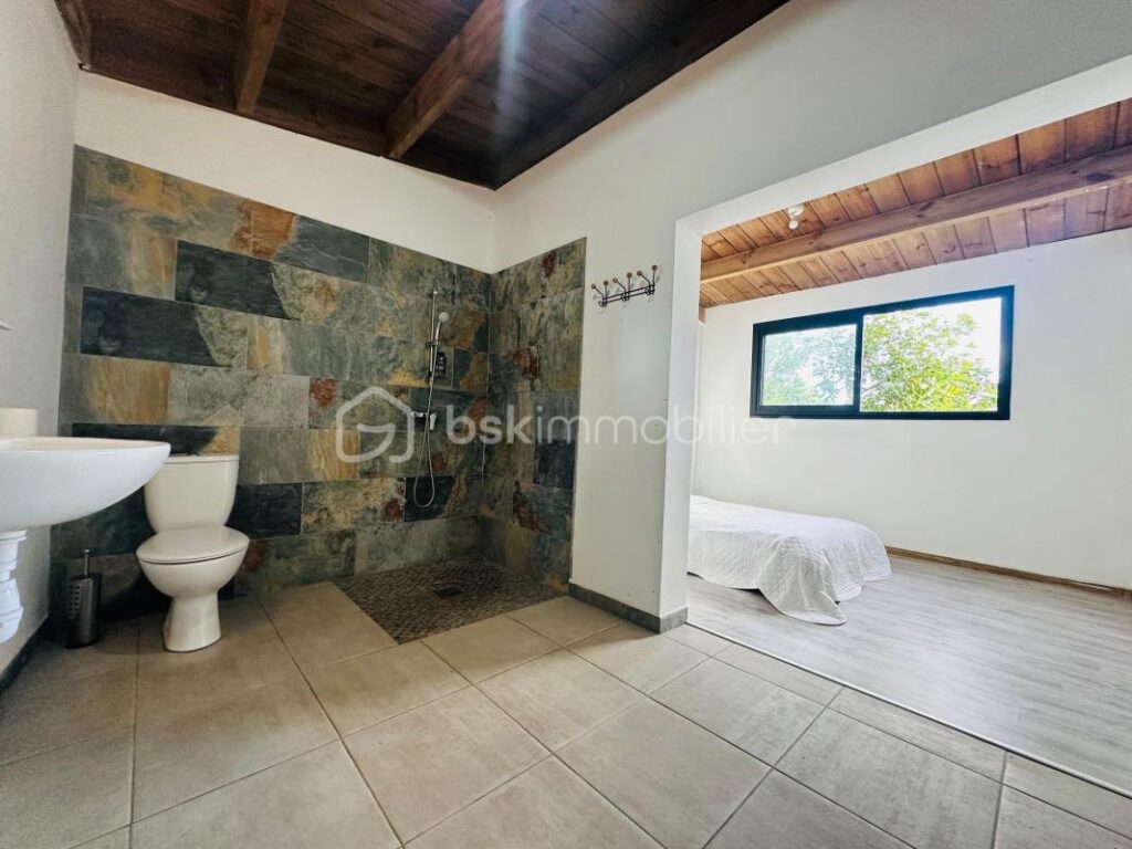 VILLA modulable à fort potentiel – Piton Saint-Leu – 8 pièces – 5 chambres – 185 m²