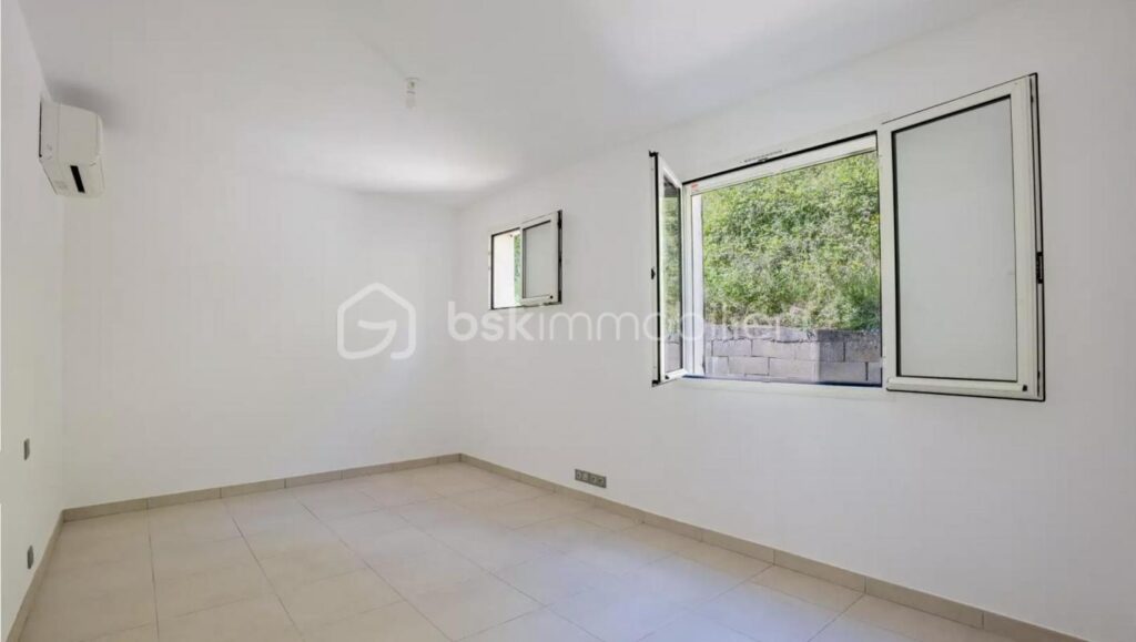 Maison mitoyenne avec vue imprenable sur la forêt – 5 pièces – 4 chambres – 112 m²