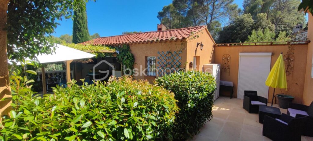 Magnifique Maison 160 m2 piscine – 5 pièces – 3 chambres – 160 m²