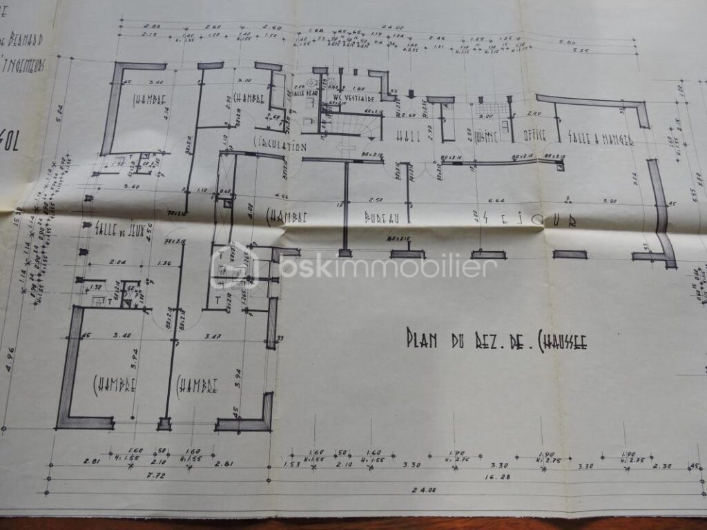 A SAISIR- MAGNIFIQUE VILLA DE PLAIN PIED AVEC PISCINE 7 PIECES -201m² TERRAIN CONSTRUCTIBLE SUR 3380 m² – 7 pièces – 6 chambres – 201 m²