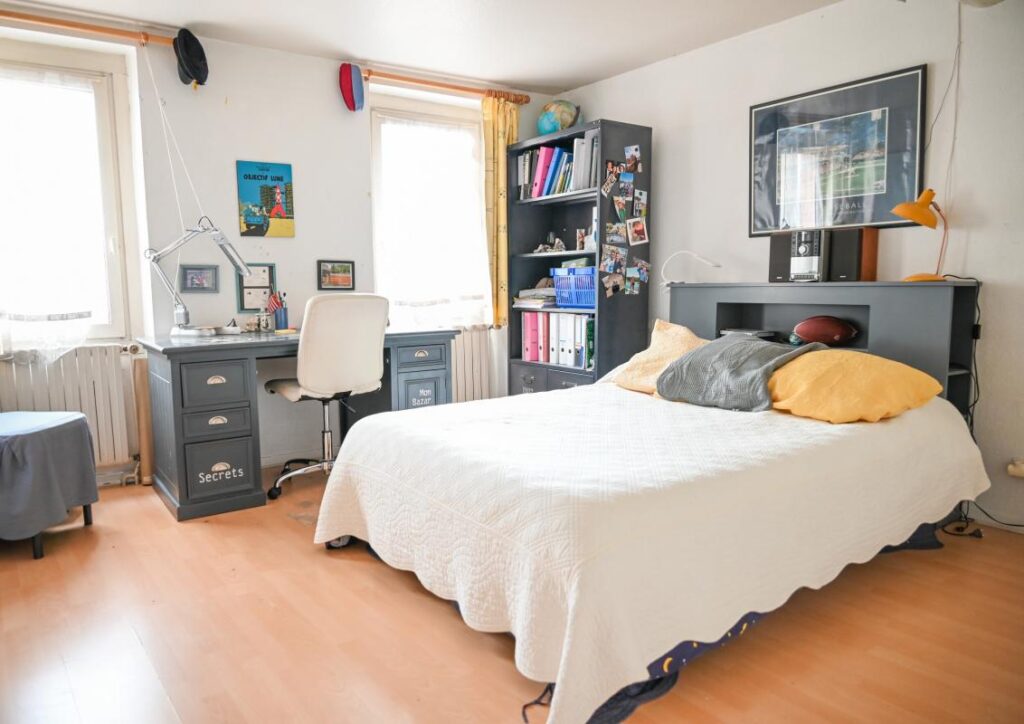 **Maison d’habitation de 232 m2 habitables au cœur de Toulouse face à la Garonne et à la prairie des filtres ** – 8 pièces – 6 chambres – 232 m²