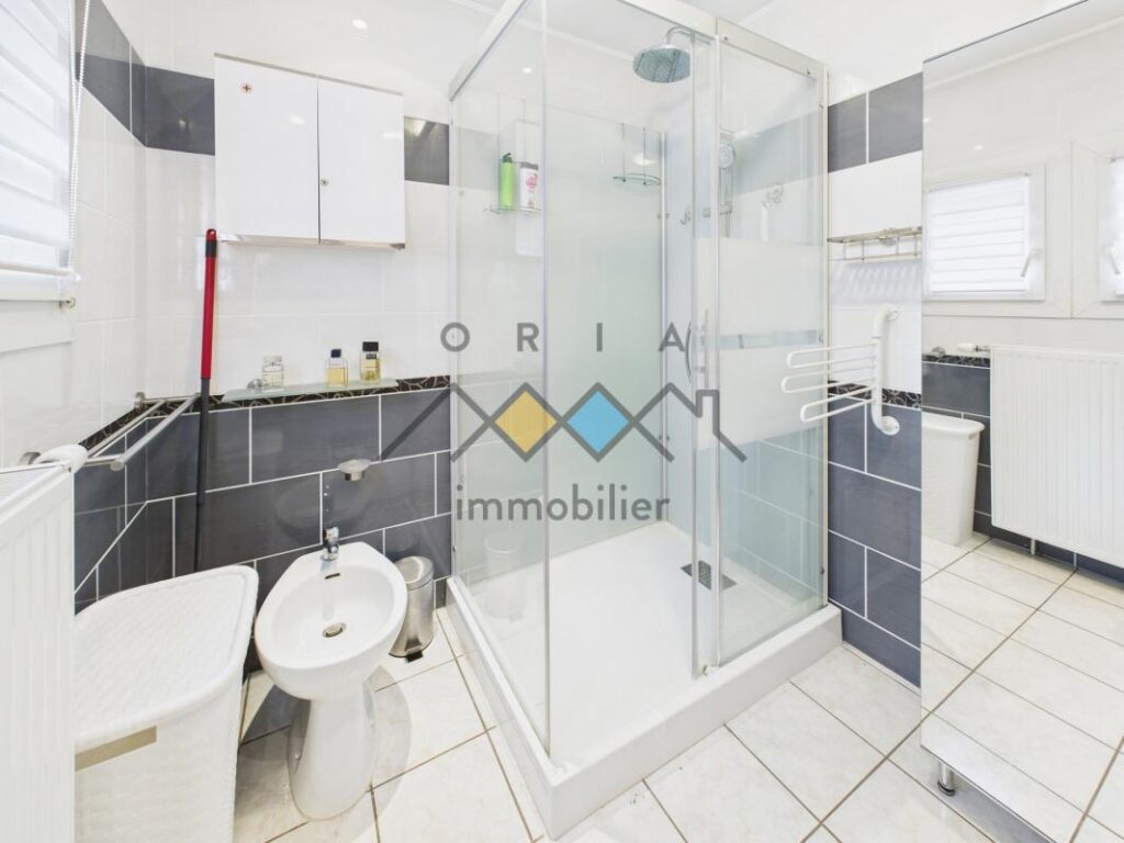 Maison – 5 pièces – 3 chambres – 100 m²