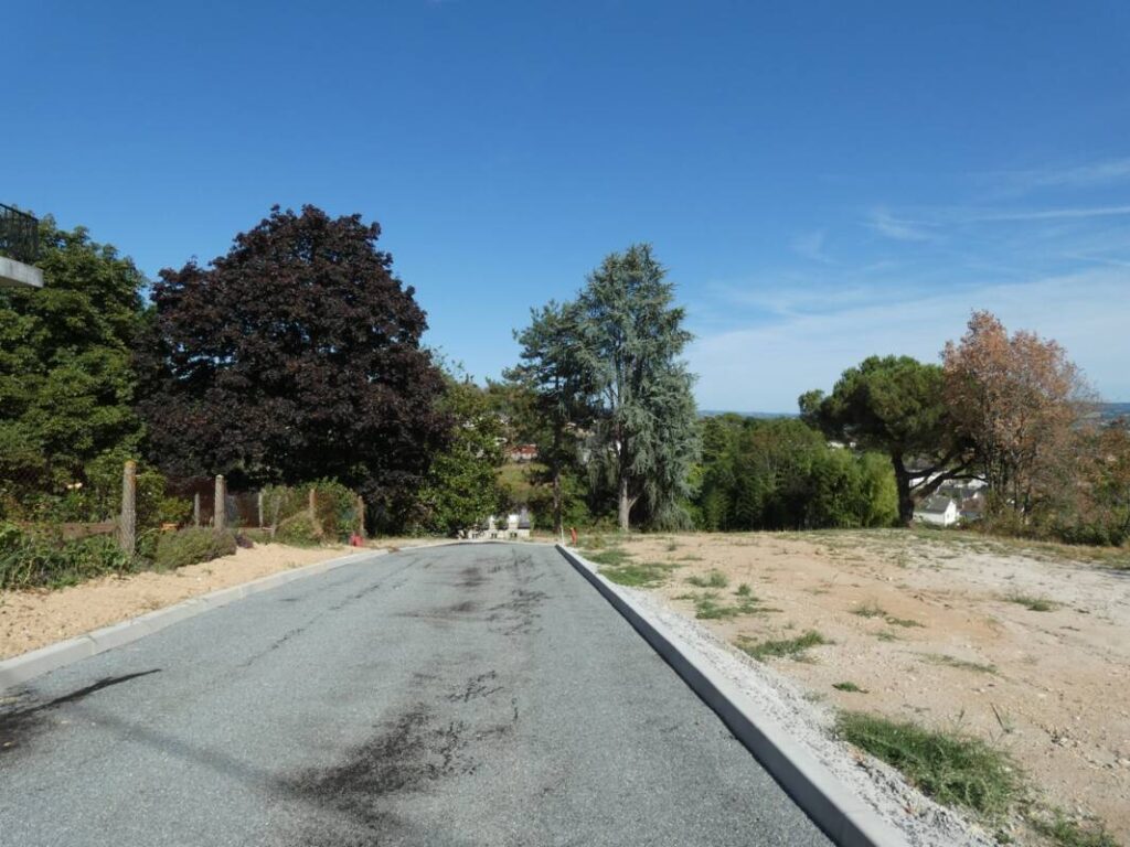 Terrain viabilisé 601 m² avec superbe vue – NR pièces – NR chambres – 601 m²