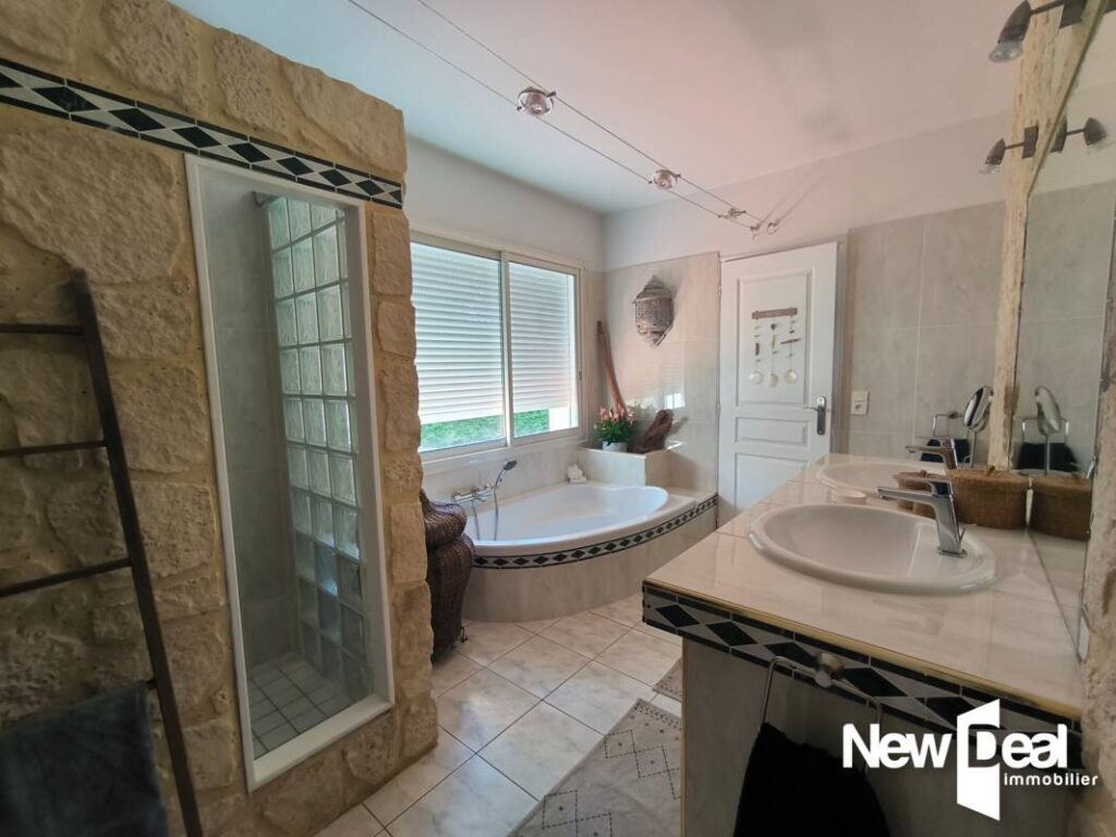 VILLA MODERNE PROCHE DE VILLENEUVE SUR LOT – 6 pièces – 4 chambres – 171 m²