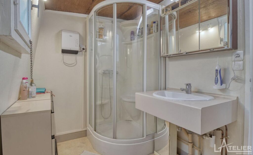 Péniche à Saint-Cloud, Quartier des Coteaux – NR pièces – 3 chambres – 150 m²