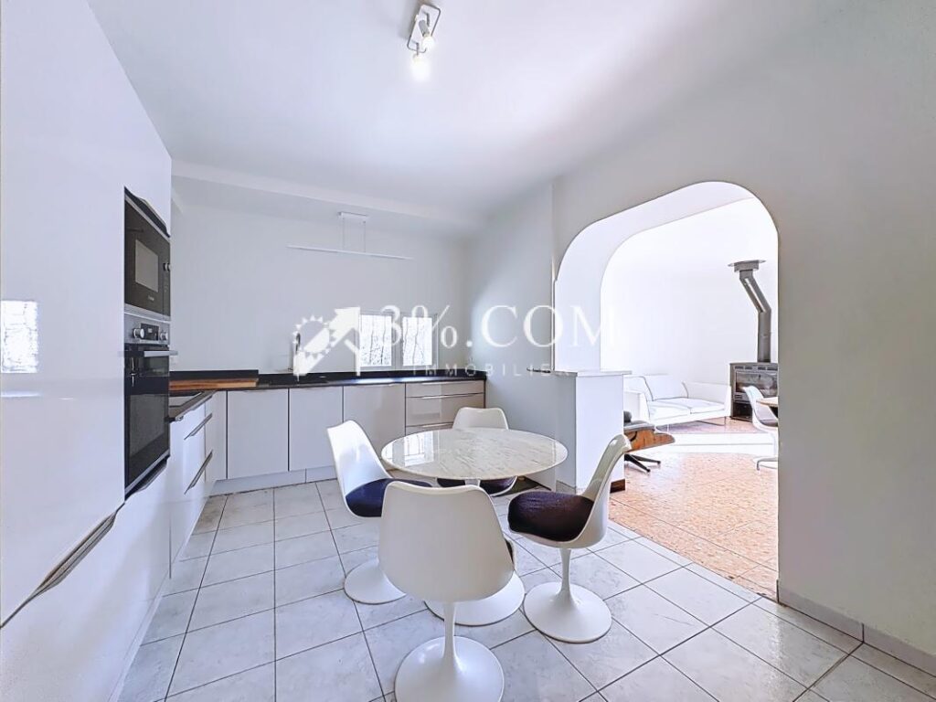 Charmante maison atypique de caractère avec terrasses, studi – 8 pièces – 4 chambres – 183 m²