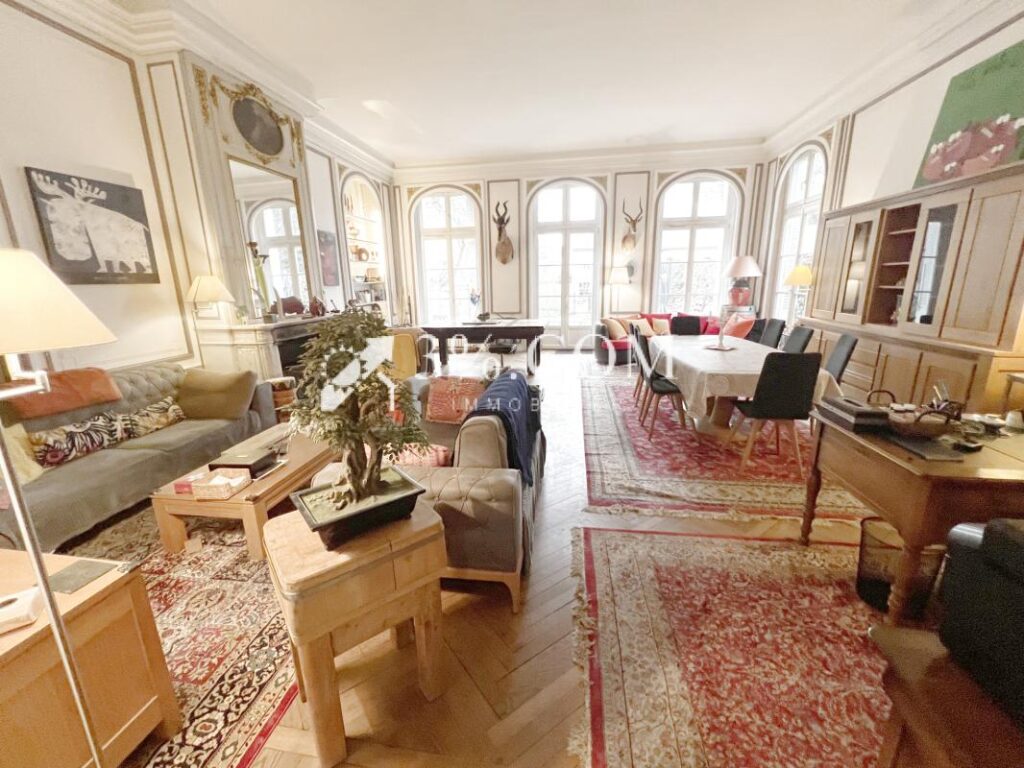 Ensemble Immobilier de Prestige ( Maison +Pavillon +Appartem – 10 pièces – 6 chambres – 369 m²