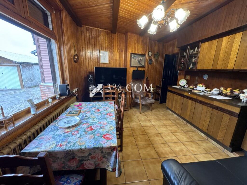 Propriété individuelle semi plain pied 227m2 à Artres – 10 pièces – 6 chambres – 227 m²