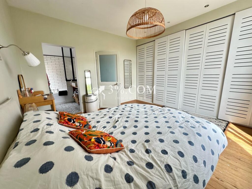 Maison semi-mitoyenne avec vue cathédrale – 7 pièces – 4 chambres – 132 m²