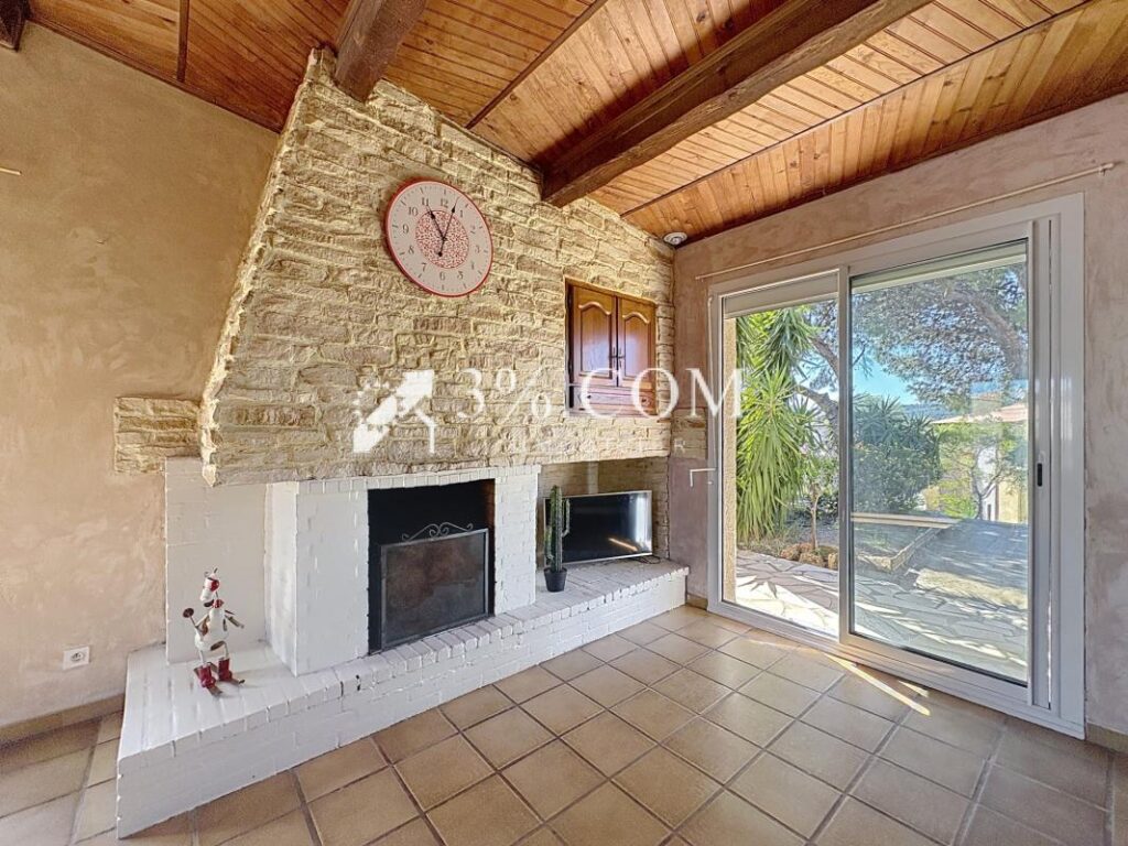 Charmante Maison de 178 m2 +Local professionnel de 150 m2 d – 8 pièces – 4 chambres – 178 m²