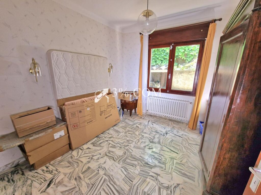 Grande villa proche centre-ville avec vue sur l’Estérel – 8 pièces – 5 chambres – 152 m²