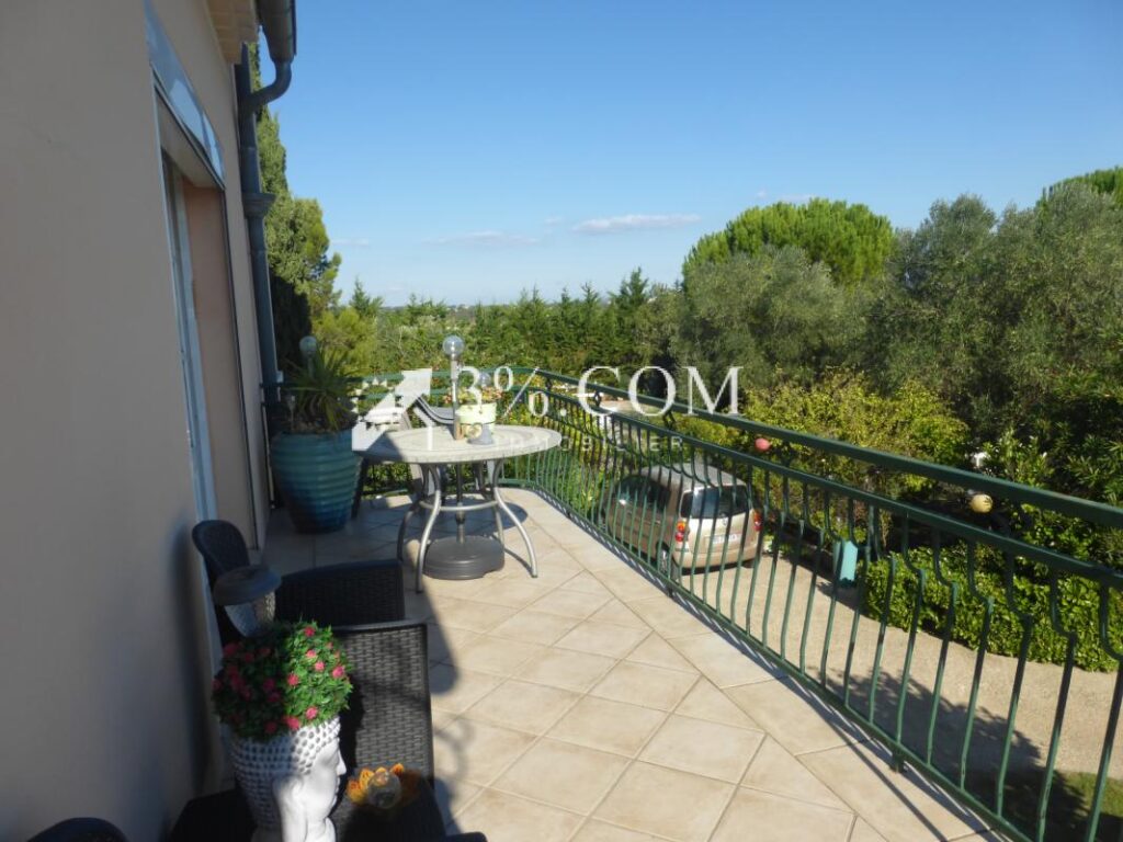 Maison de caractère 4 chambres, bureau et spacieux jardin ar – 8 pièces – 4 chambres – 183 m²