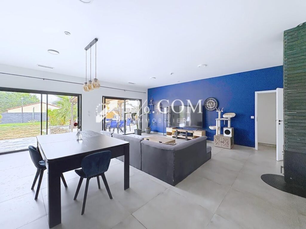 Belle maison contemporaine 6 pièces de 148 m2 avec piscine – 6 pièces – 4 chambres – 148 m²