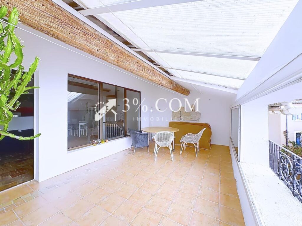 Maison atypique d’exception de 215 m2, 7 pièces, 3 chambres – 8 pièces – 3 chambres – 215 m²