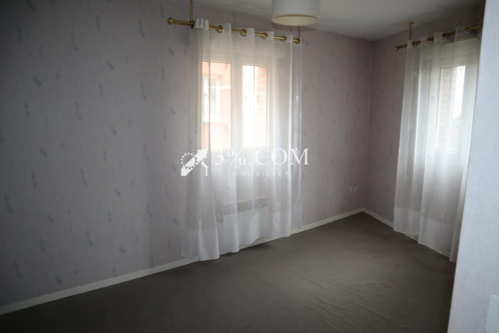 Grand appartement type 4 avec ascenseur! – 4 pièces – 3 chambres – 105 m²