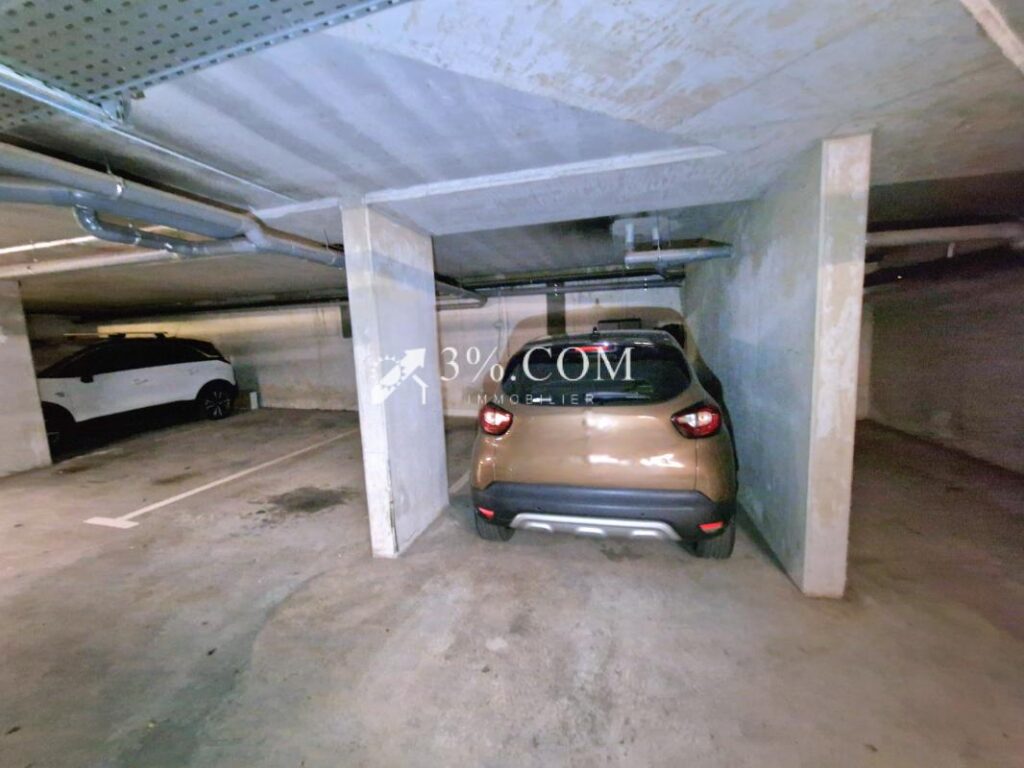 Appartement récent avec piscine et deux parkings – 3 pièces – 2 chambres – 61 m²