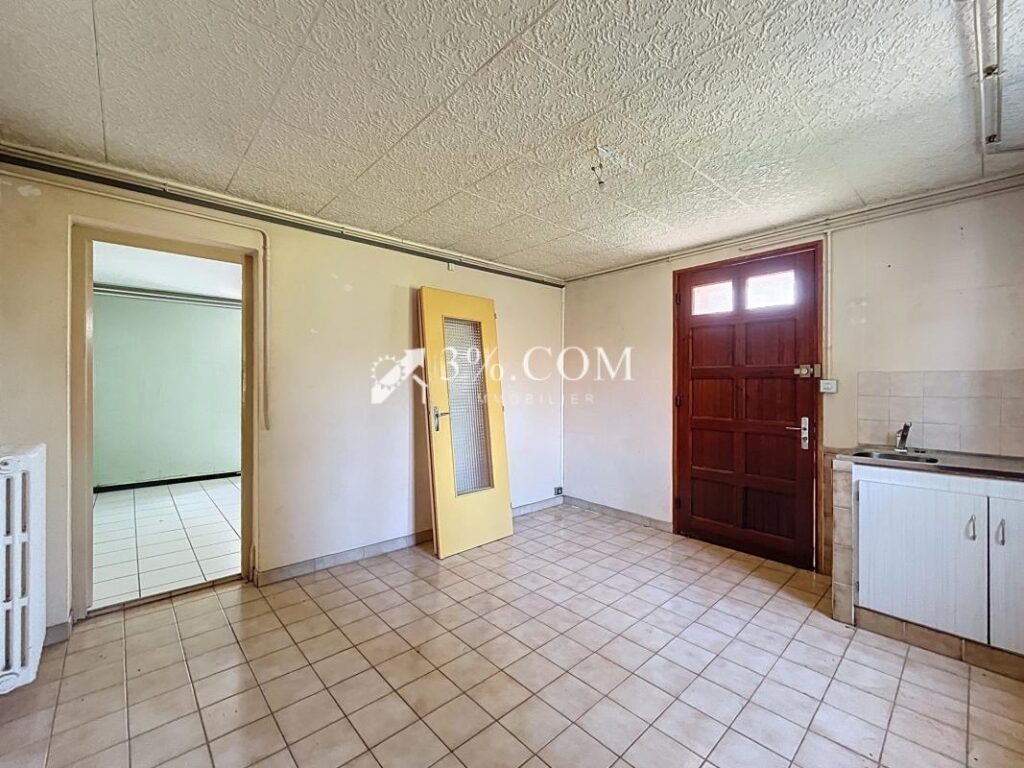 Maison de 104 m2 habitables avec garage proche collège – 5 pièces – 3 chambres – 104 m²