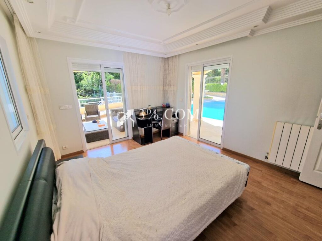 Luxueuse villa avec vue sur l’Estérel – 15 pièces – 11 chambres – 300 m²