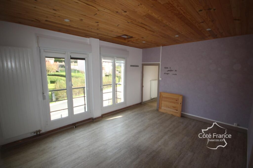 SECTEUR GIVET Maison individuelle 3 chambres, habitable de p – 4 pièces – 3 chambres – 116 m²