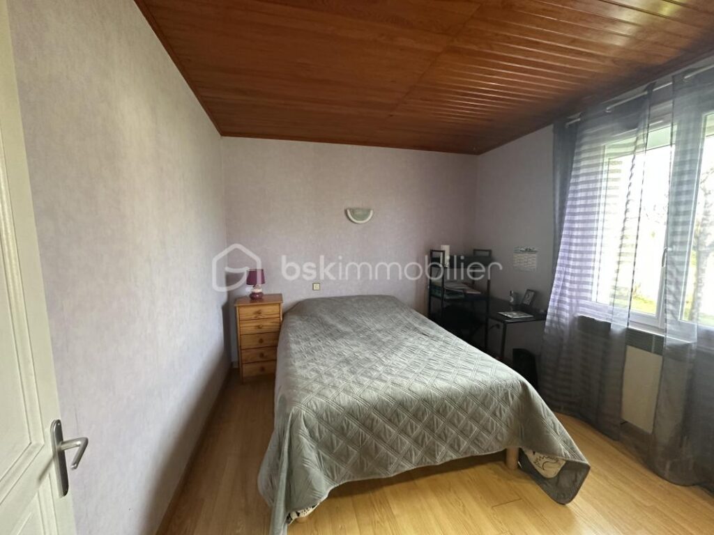 Magali et Cécile ISENBART vous proposent : – 6 pièces – 5 chambres – 134 m²