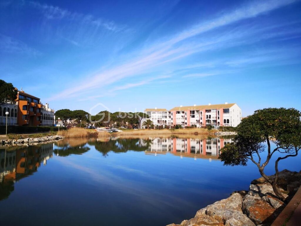 TERRASSE BELLE VUE SUR LE LAC MARIN – 2 pièces – 1 chambre – 22 m²