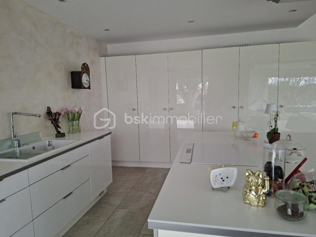 MAGNIFIQUE MAISON CONTEMPORAINE T5 – 5 pièces – 4 chambres – 153 m²