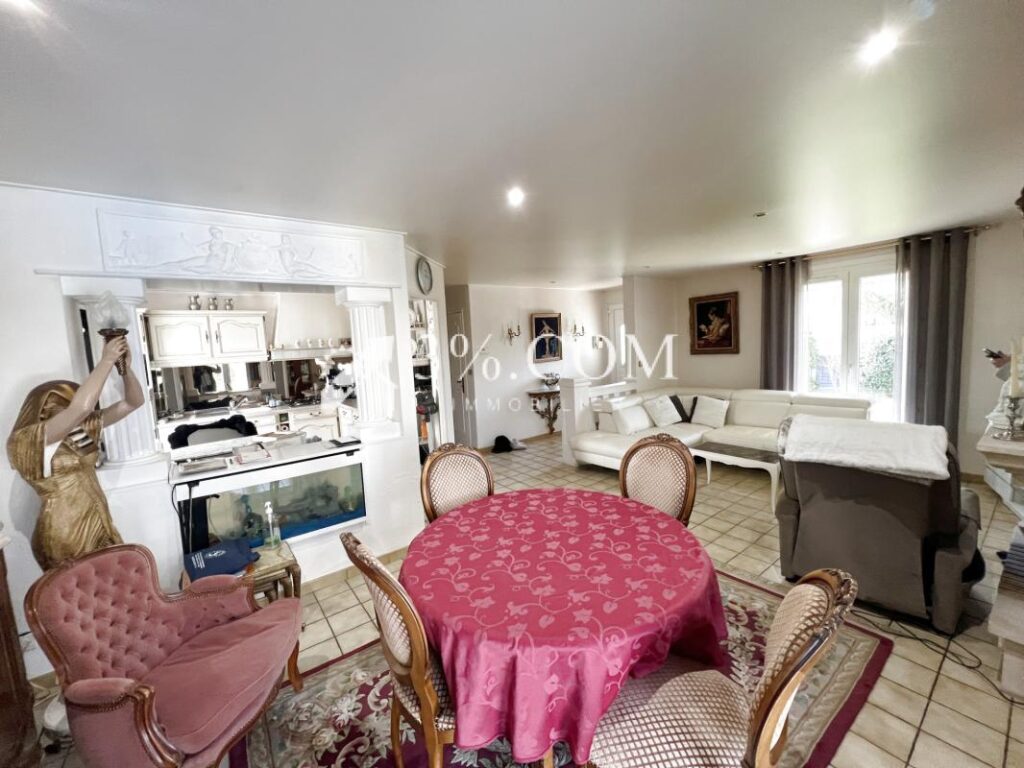 Maison +Terrain 1200 m2 +Piscine 54300 Lunéville – 6 pièces – 3 chambres – 90 m²