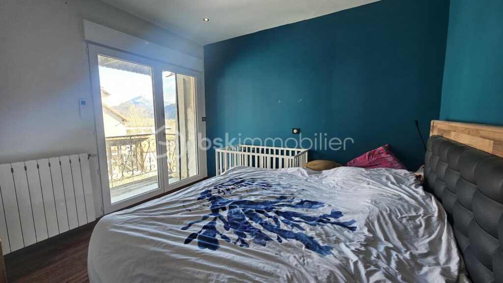 Maison 154 m² habitable + studio en sous sol ( à rénover entièrement ) – 6 pièces – 4 chambres – 154 m²