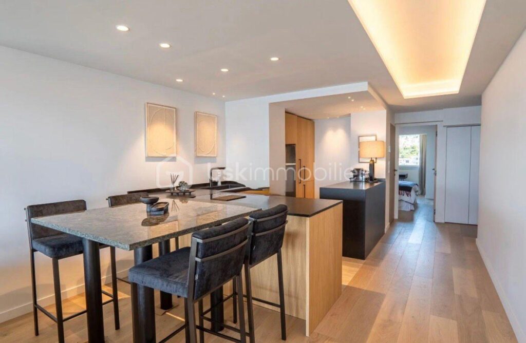 CANNES CROISETTE – APPARTEMENT 3 PIECES 89M² – VUE MER PANORAMIQUE – ÉTAGE ÉLEVÉ – 3 pièces – 2 chambres – 89 m²