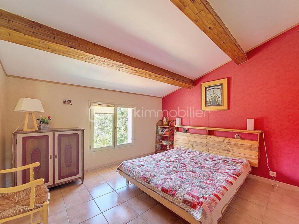 VILLA DE CARACTERE – 6 pièces – 5 chambres – 135 m²