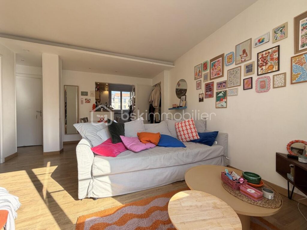 ADRESSE HISTORIQUE POUR UN APPARTEMENT IDÉALEMENT PLACÉ ! – 3 pièces – 2 chambres – 53 m²