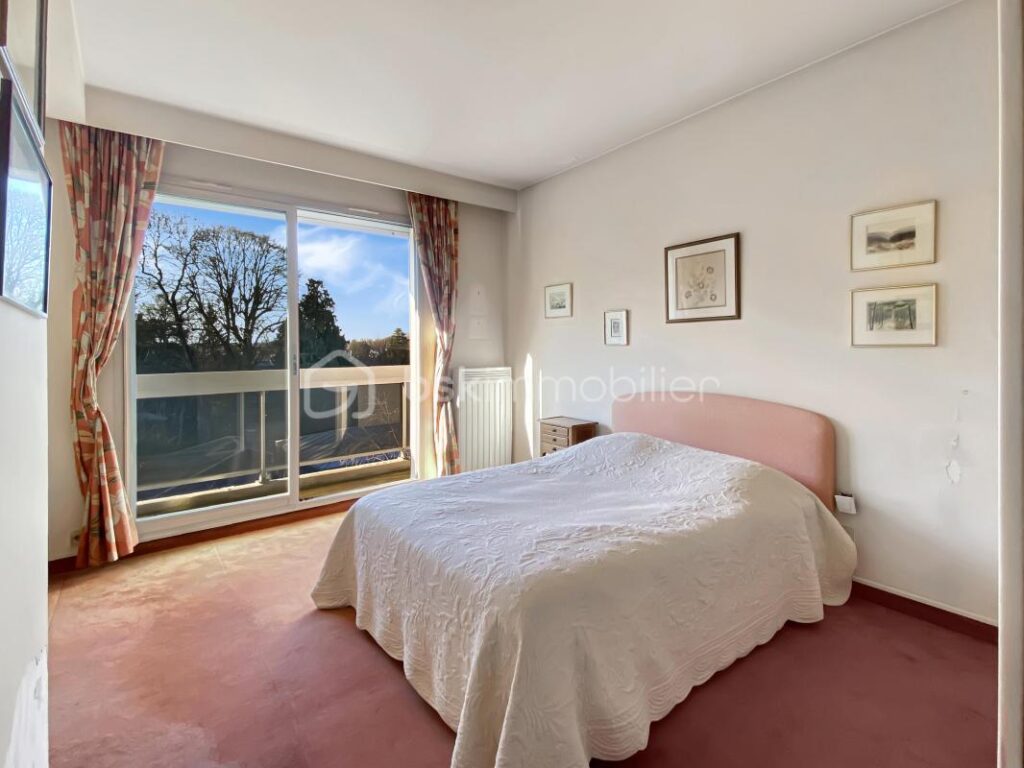 Duplex d’exception au cœur de la verdure – Terrasses, balcons, box – Ville-d’Avray – 5 pièces – 2 chambres – 155 m²